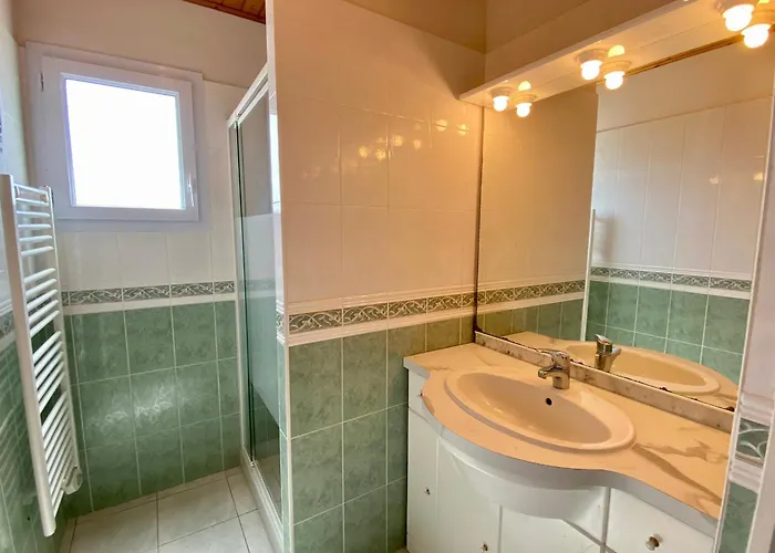 Maison Familiale Ideale : Proche Et Centre, Calme, Terrasse, 8 Pers, Wifi, Garage - Fr-1-231-275 *